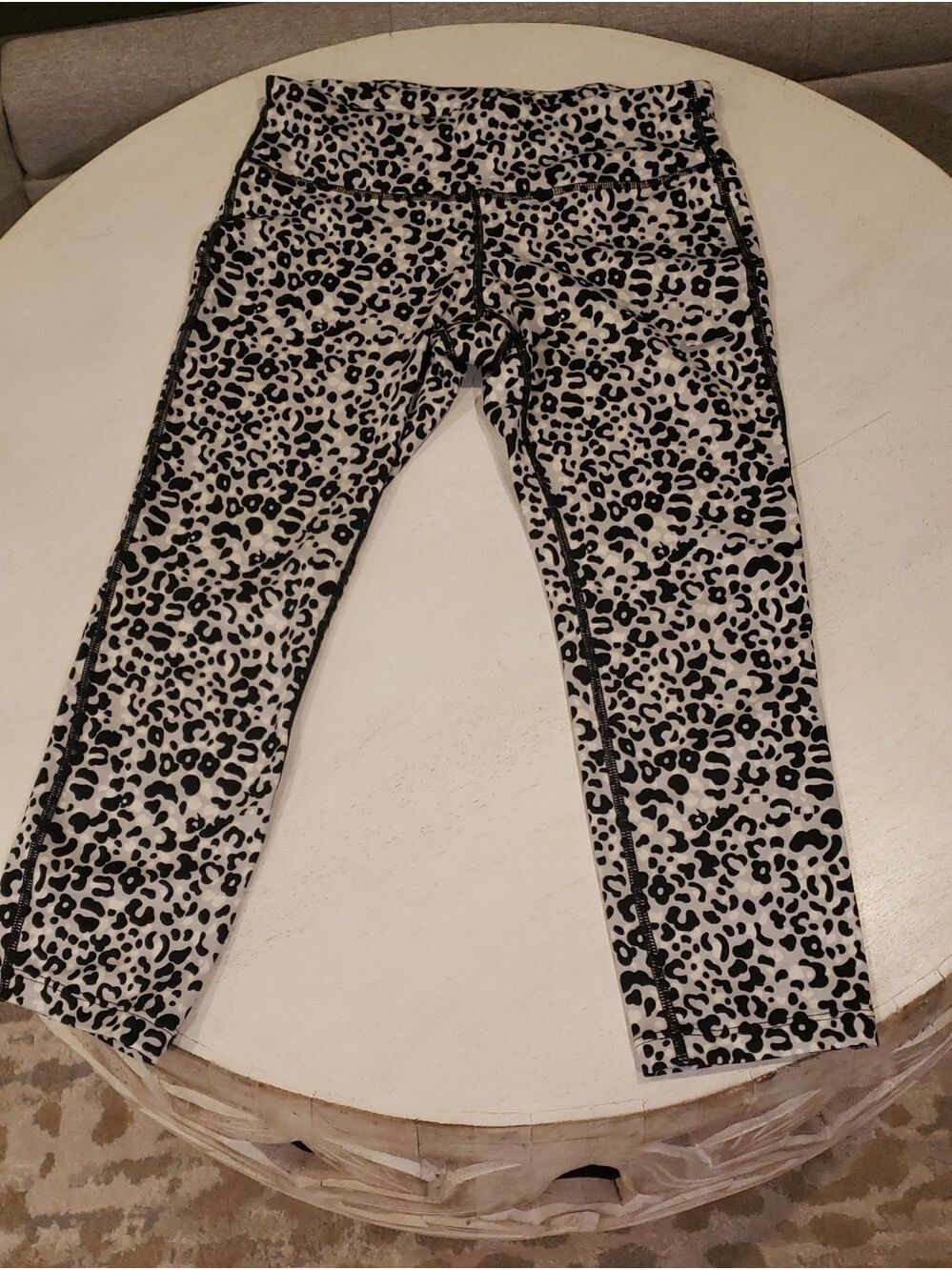 Nike DRI- FIT Black & White Animal Print Cropped Leggings